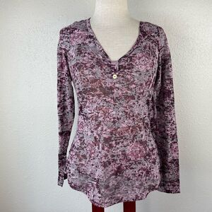 Maurices V-Neck Top Size M EUC